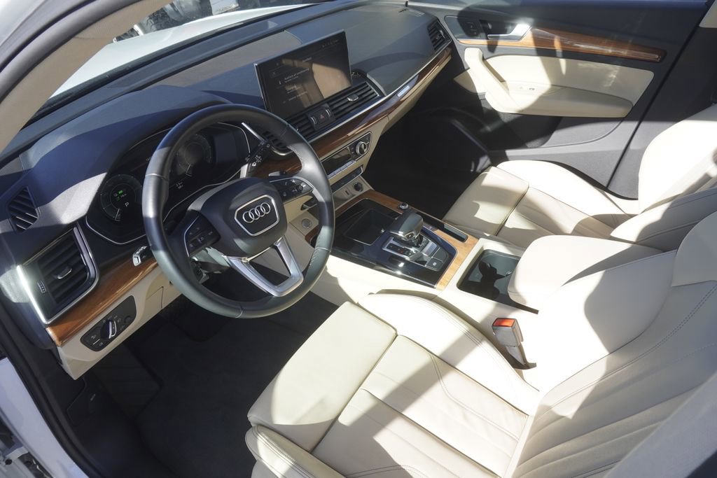 Used 2023 Audi Q5 e Premium w/ Convenience Package image 18