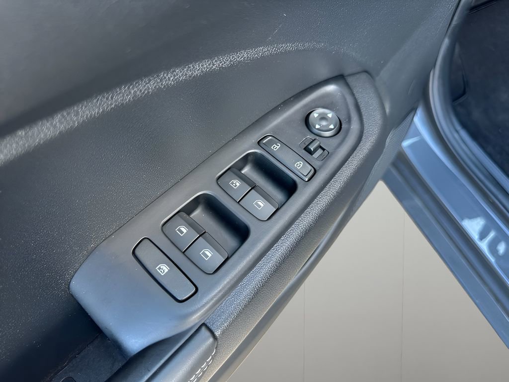 Used 2025 Hyundai Venue Limited image 10