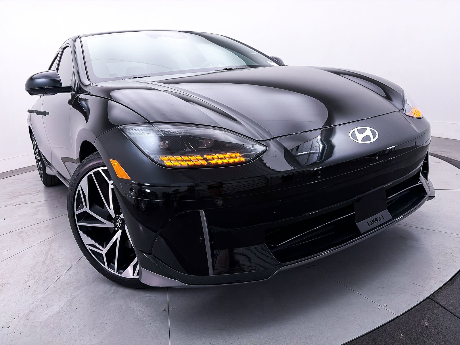 Used 2024 Hyundai Ioniq 6 Limited RWD image 10