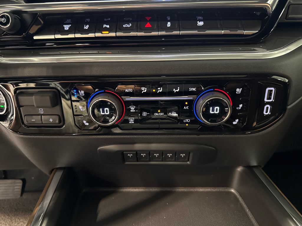 New 2026 Chevrolet Silverado 3500 High Country w/ High Country Premium Package AWD/4WD image 18