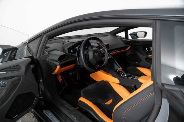 Used 2023 Lamborghini Huracan Tecnica image 16