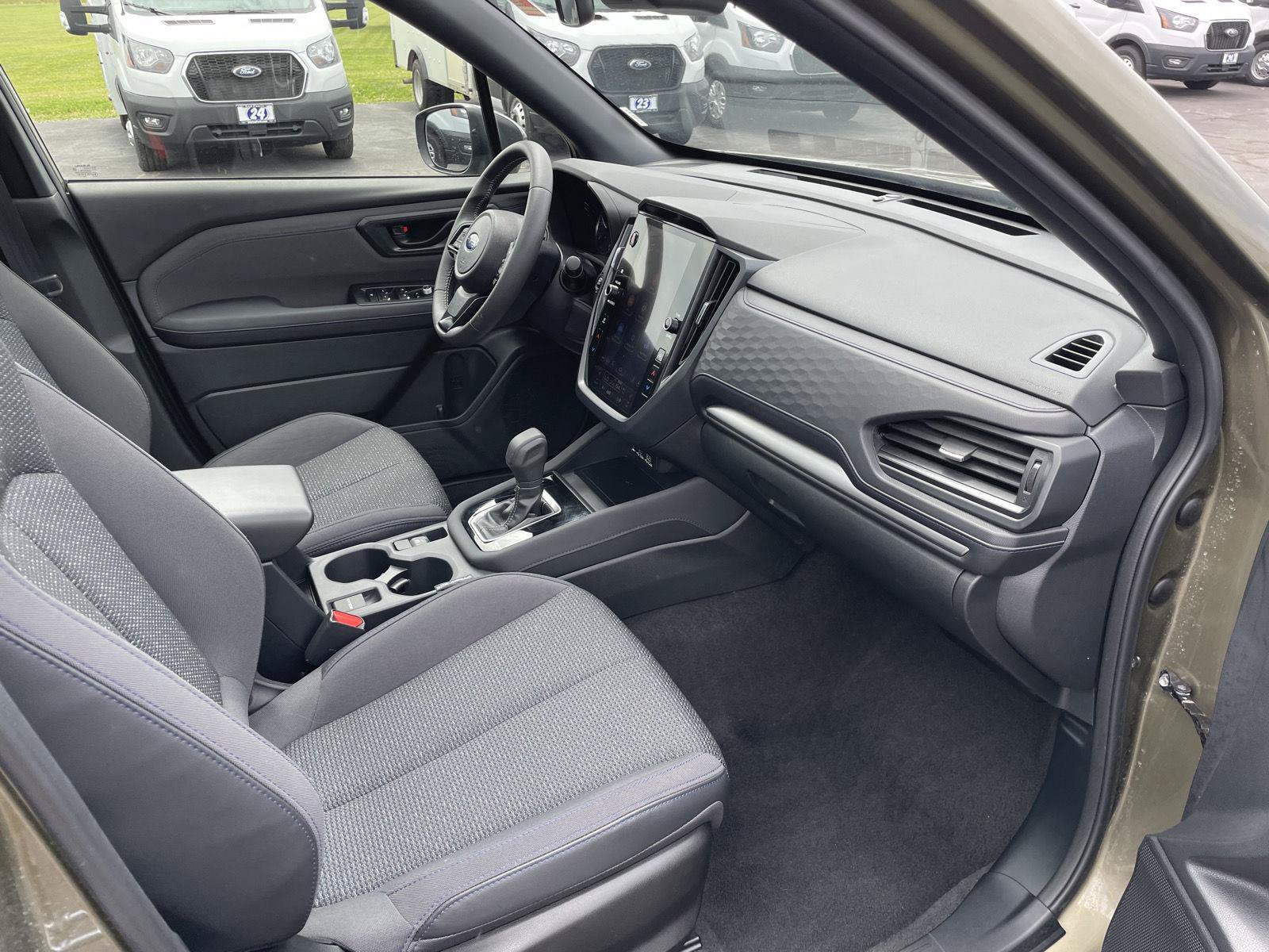 Used 2025 Subaru Forester Premium AWD/4WD image 28