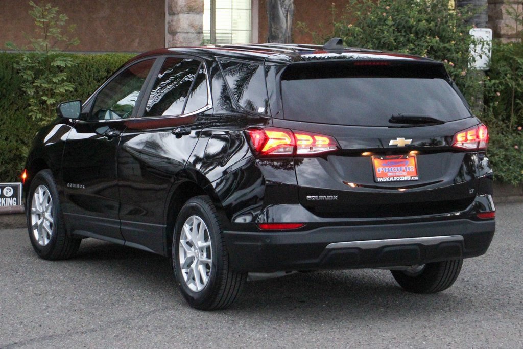 Used 2022 Chevrolet Equinox LT w/ Driver Convenience Package FWD image 6
