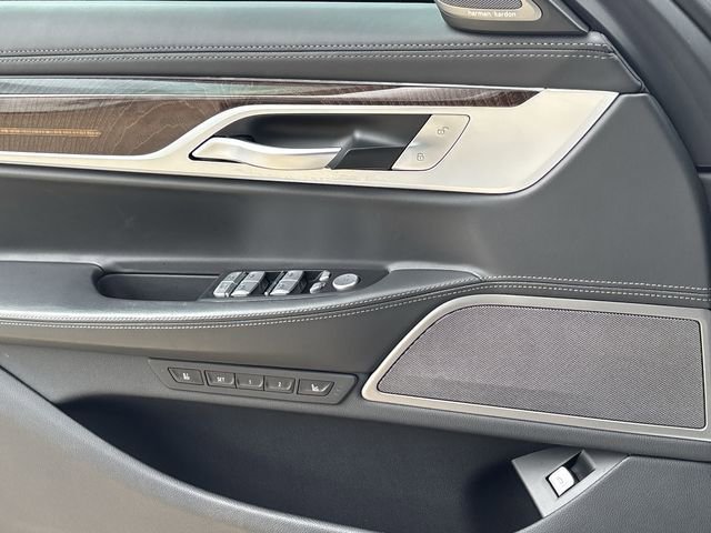 Used 2020 BMW 750i xDrive w/ Executive Package image 23