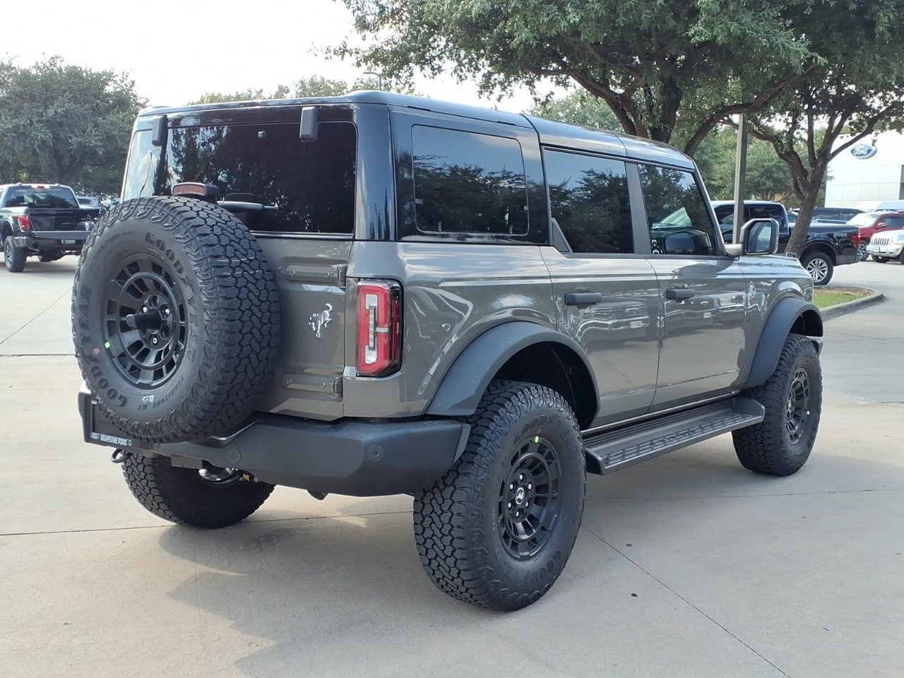 New 2026 Ford Bronco Outer Banks w/ Sasquatch Package AWD/4WD image 4