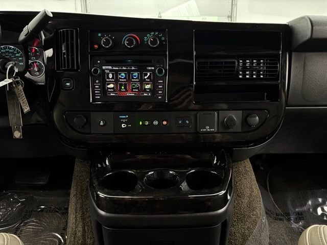 Used 2020 GMC Savana 2500 w/ Enhanced Convenience Package RWD image 27