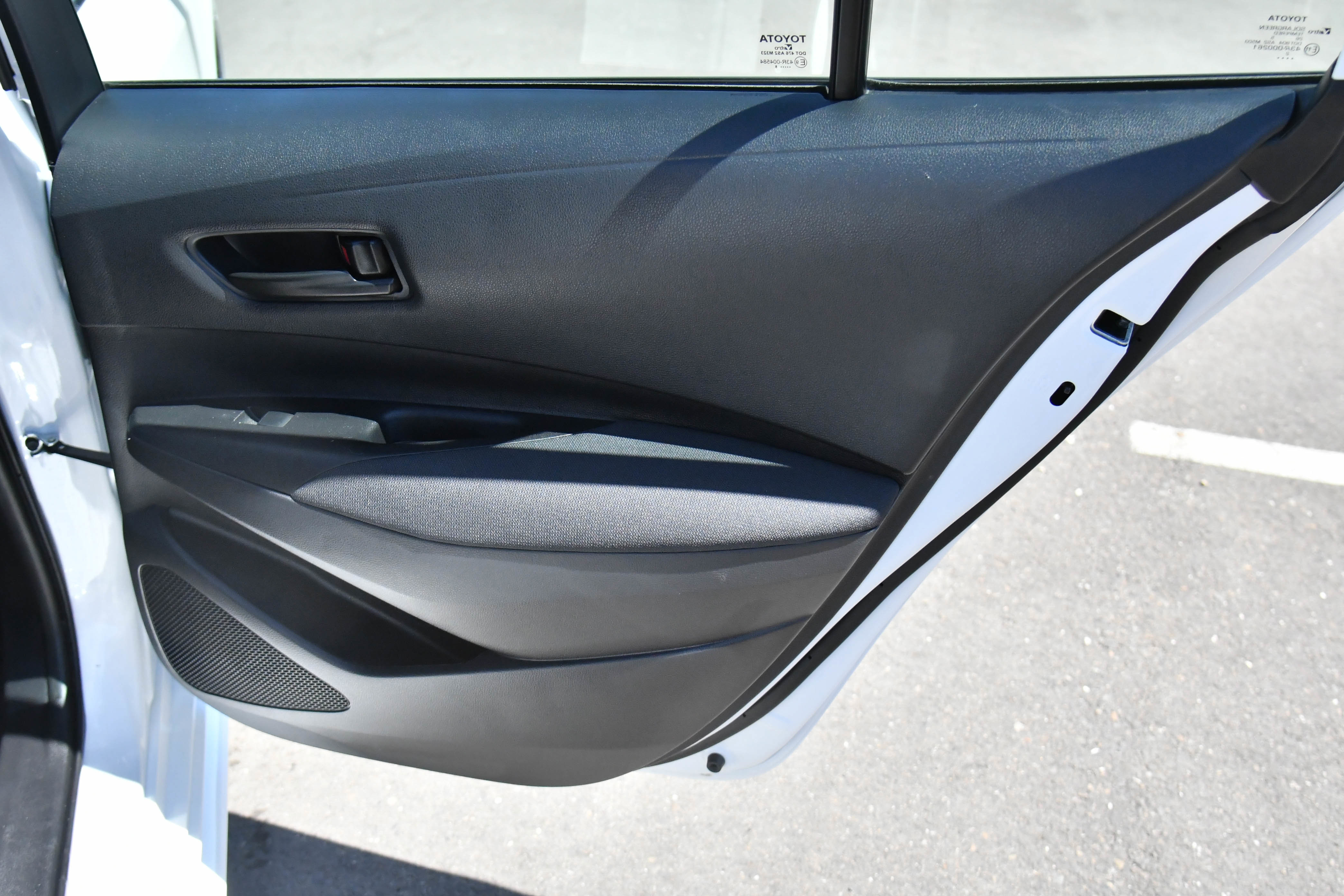 Used 2025 Toyota Corolla LE FWD image 38