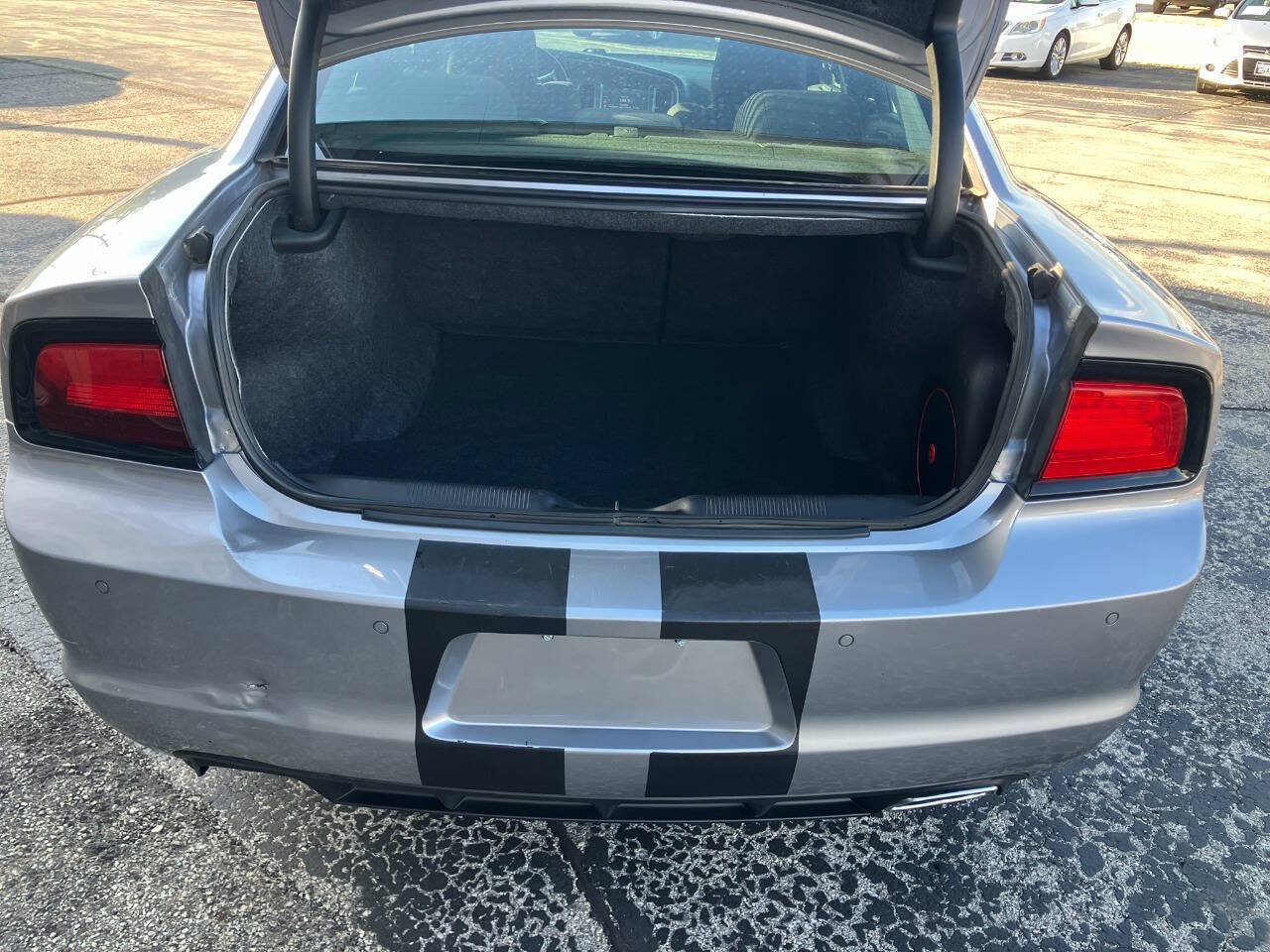 Used 2014 Dodge Charger SXT w/ Driver Confidence Group (AJG) AWD/4WD image 22