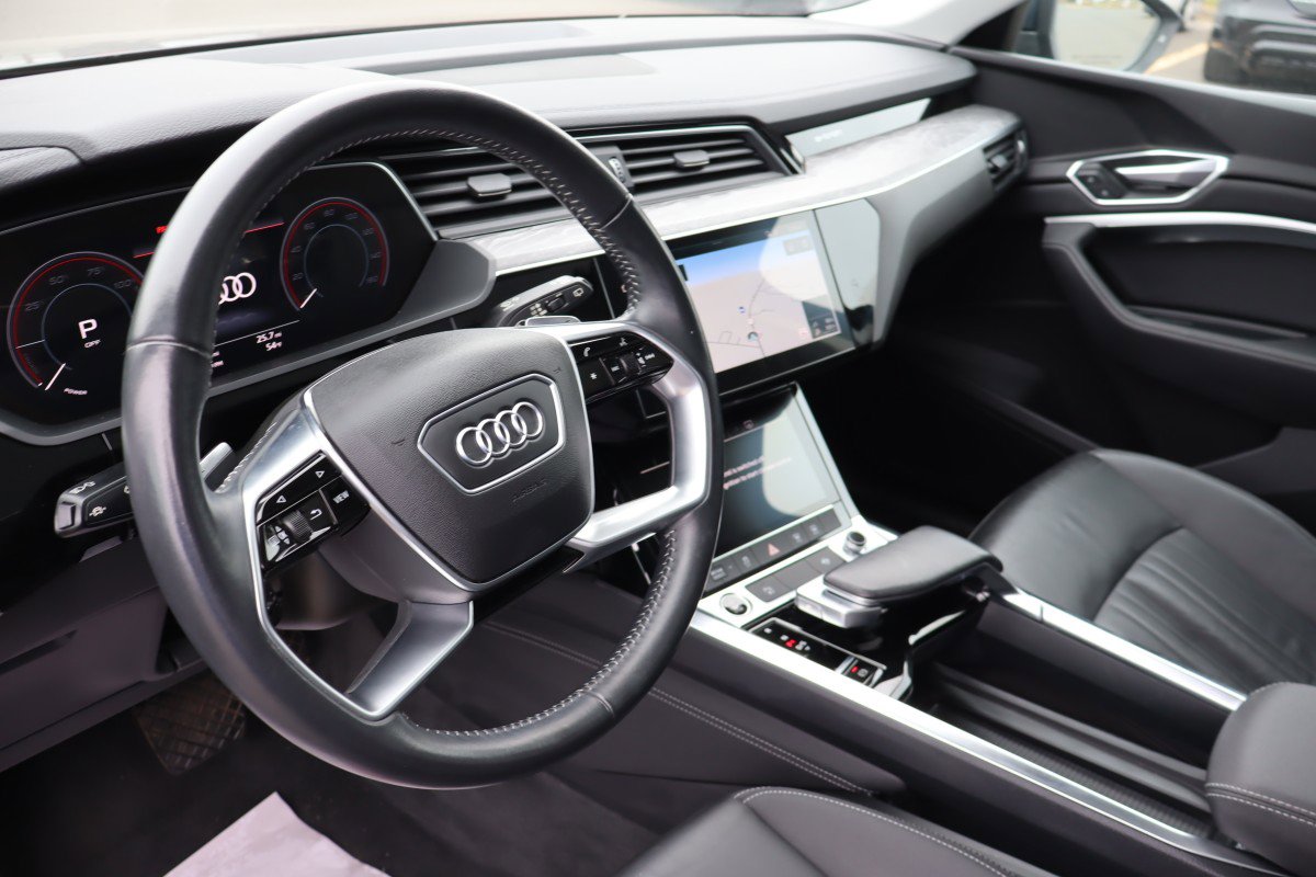 Used 2021 Audi e-tron Premium w/ Convenience Plus Package image 10