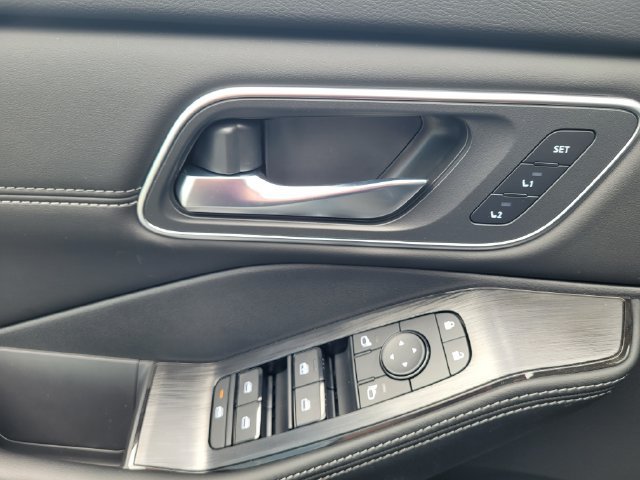 New 2026 Nissan Rogue Platinum AWD/4WD image 14