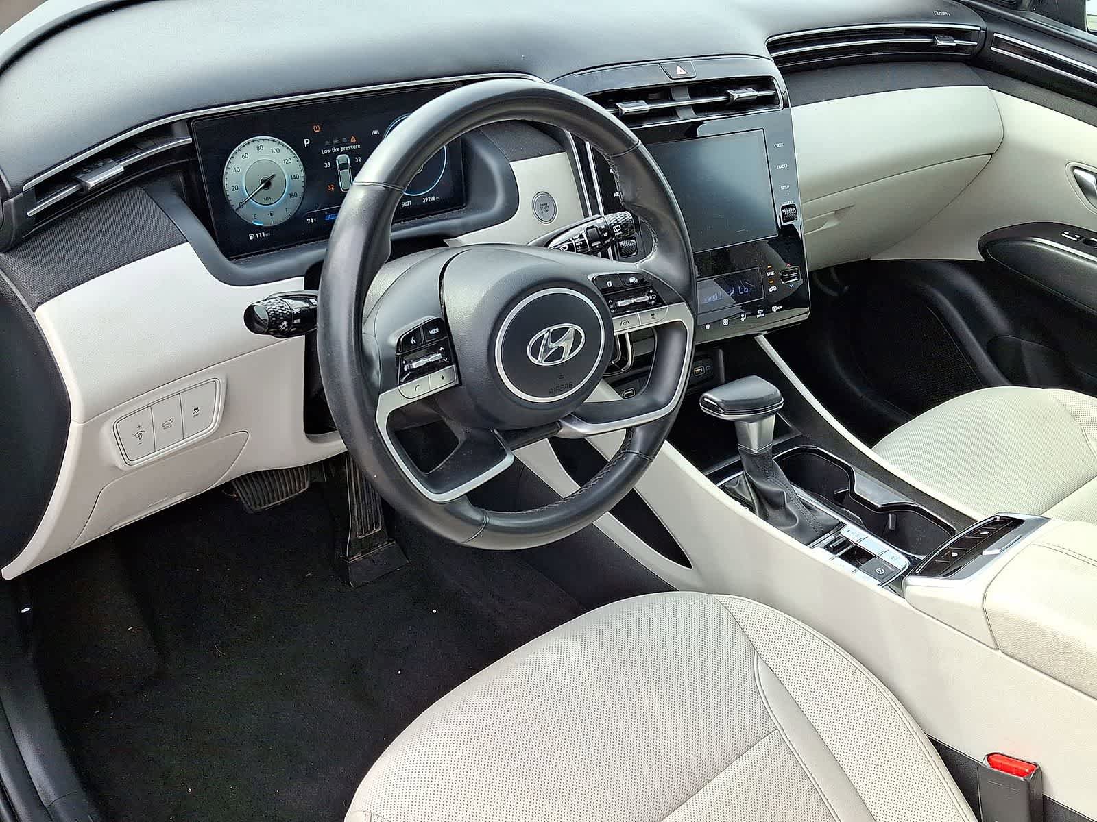 Used 2023 Hyundai Tucson SEL w/ Convenience Package FWD image 16