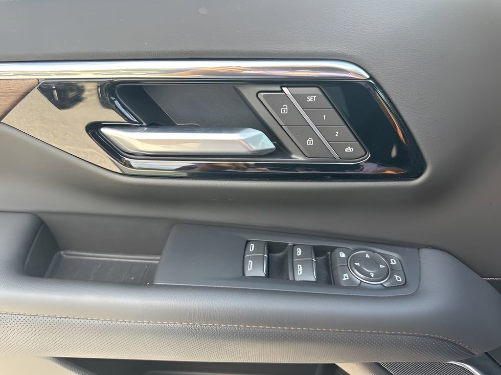 Used 2025 Chevrolet Tahoe High Country w/ Sun And Tow Package image 30