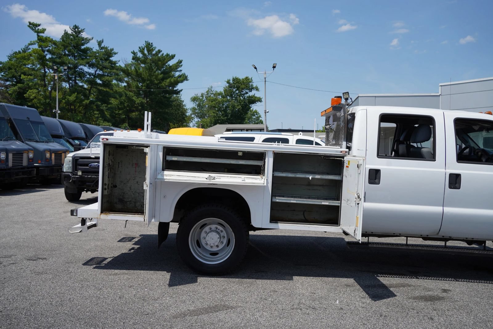 Used 2015 Ford F550 4x4 Crew Cab Super Duty image 14