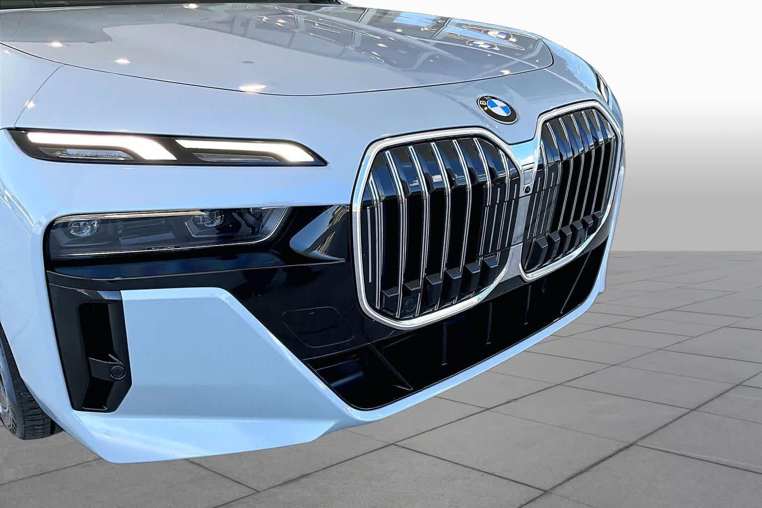 Used 2026 BMW 740i RWD image 29