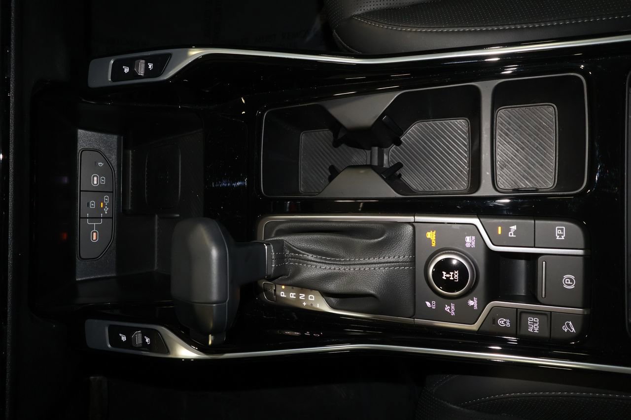 Used 2025 Kia Sorento SX image 15