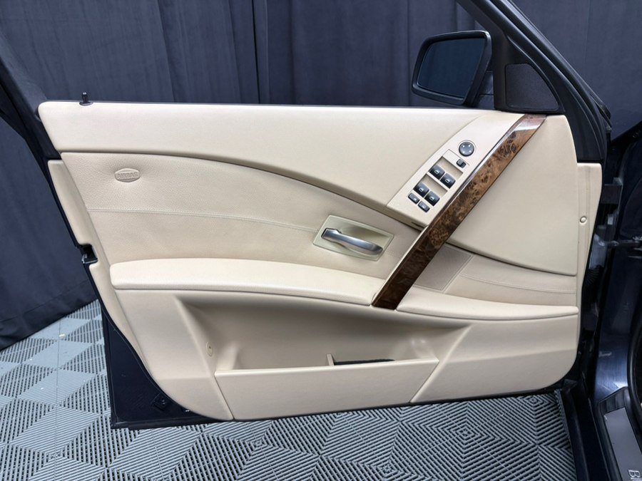 Used 2007 BMW 530xi Sedan AWD/4WD image 22