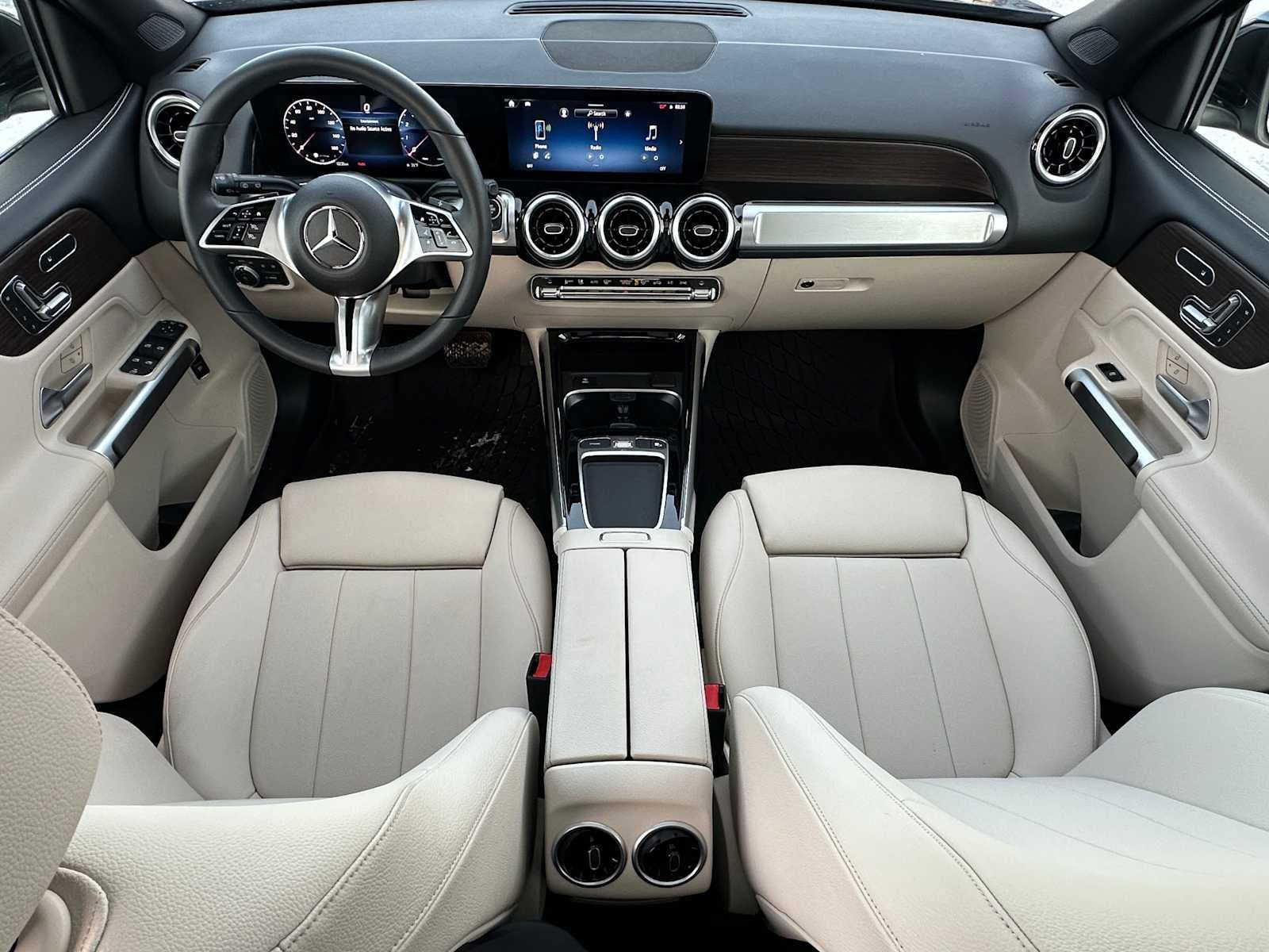 Used 2026 Mercedes-Benz GLB 250 4MATIC image 19