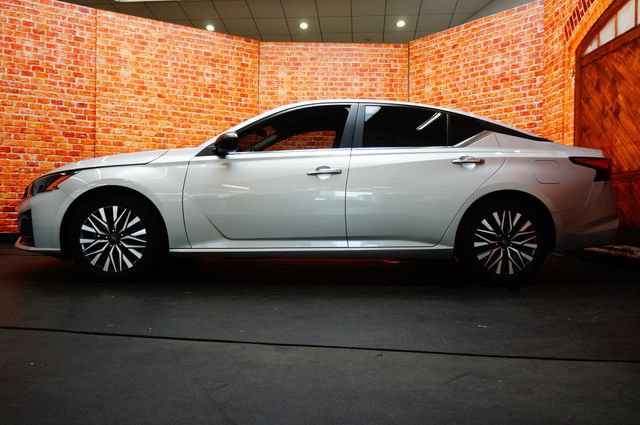 Certified 2025 Nissan Altima 2.5 SV FWD image 4
