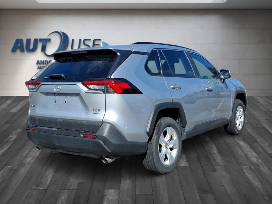 Used 2019 Toyota RAV4 XLE AWD/4WD image 10