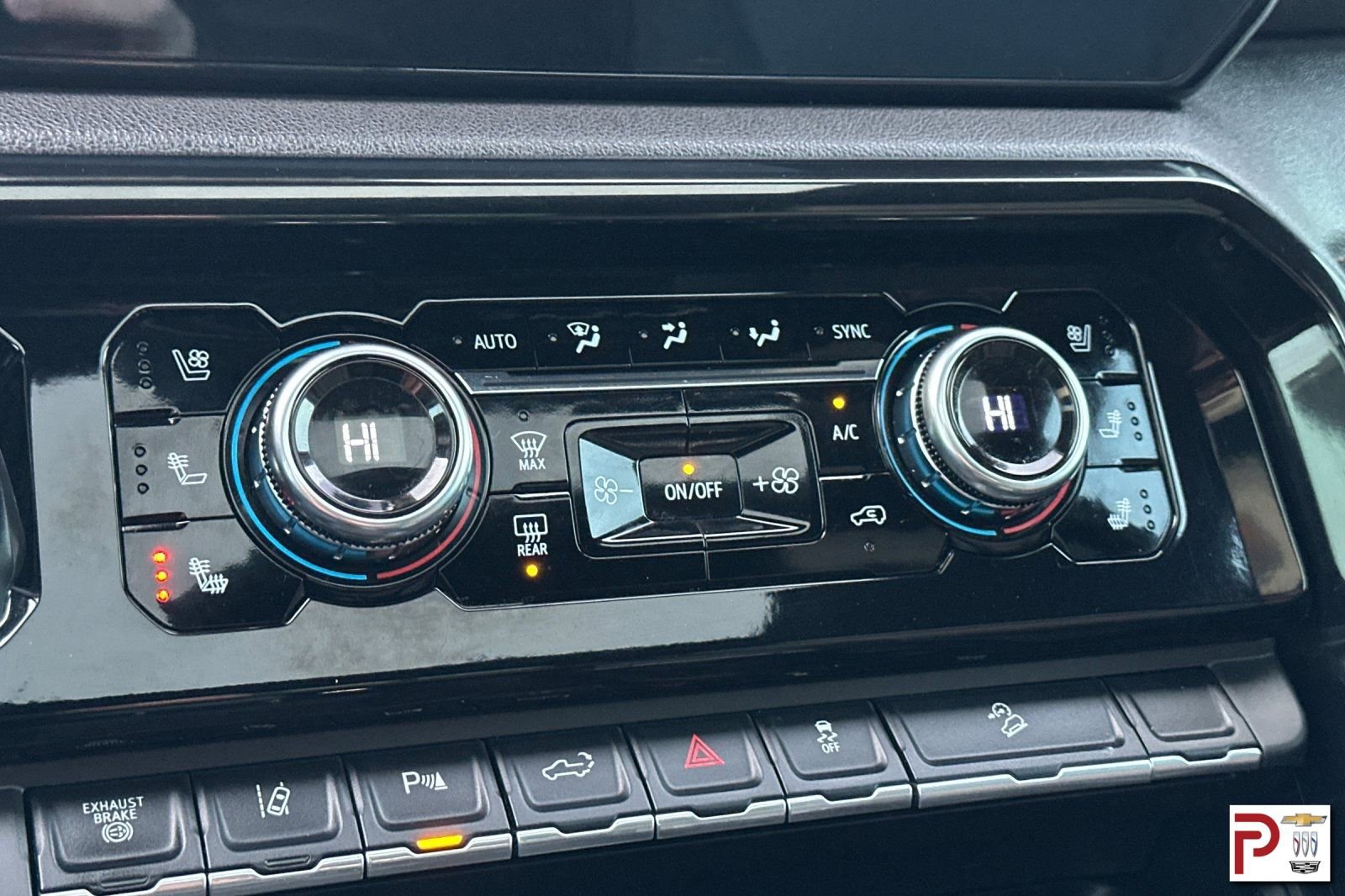 Certified 2024 GMC Sierra 3500 AT4 w/ Technology Package image 16