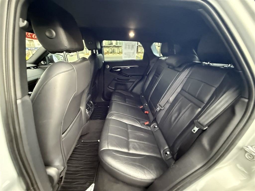 Used 2020 Land Rover Range Rover Evoque R-Dynamic SE image 22