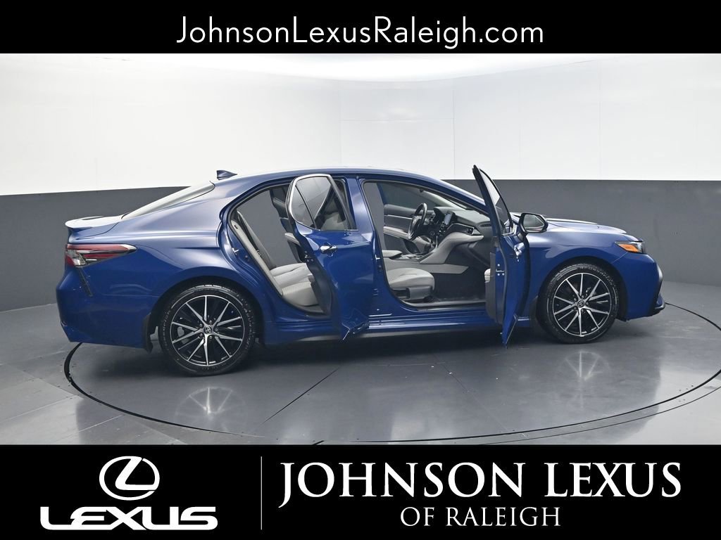 Used 2023 Toyota Camry SE w/ Cold Weather Package image 28