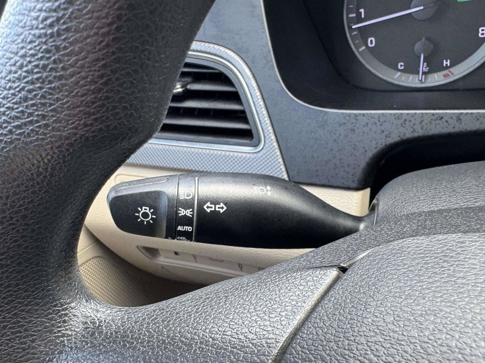 Used 2015 Hyundai Sonata SE FWD image 27