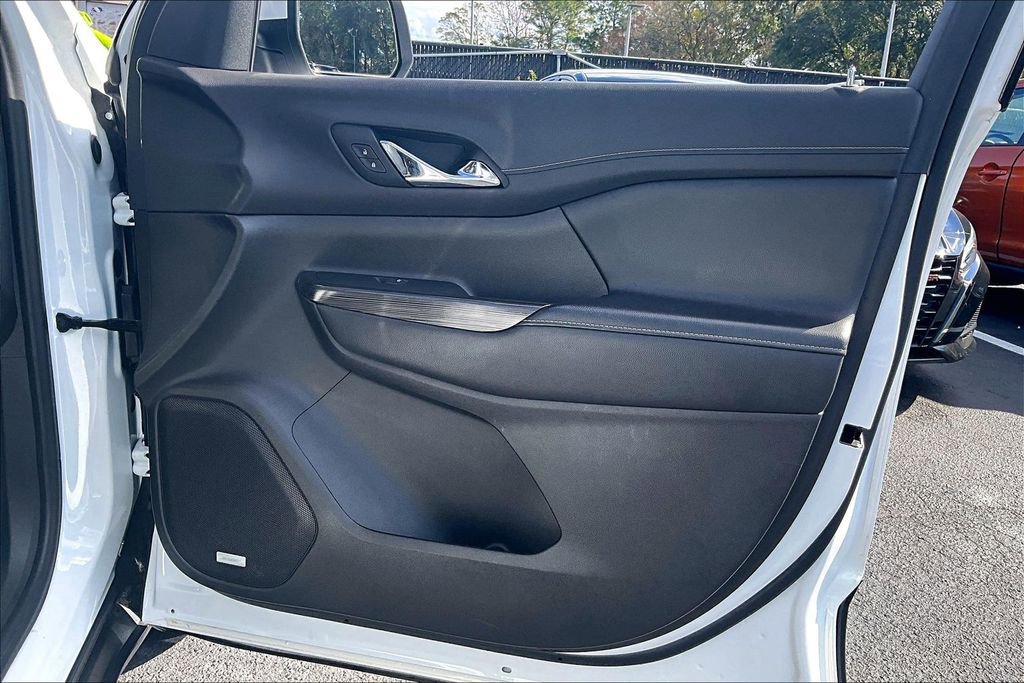 Used 2022 GMC Acadia SLT w/ Technology Package image 28