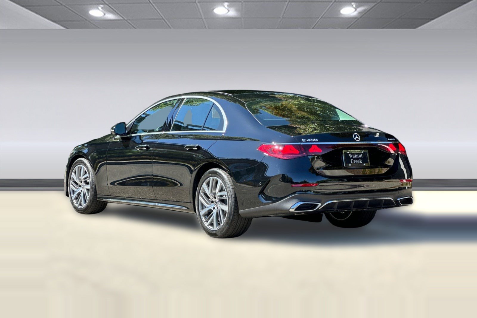 New 2026 Mercedes-Benz E 450 4MATIC Sedan image 3