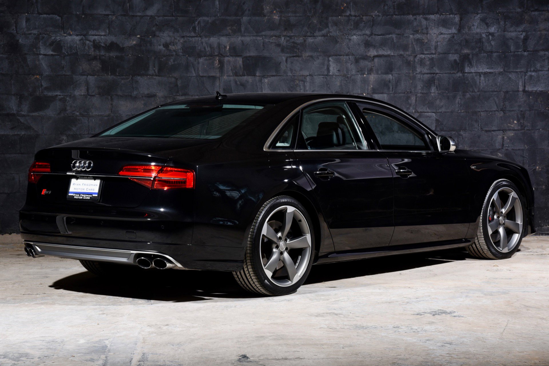 Used 2015 Audi S8 image 13