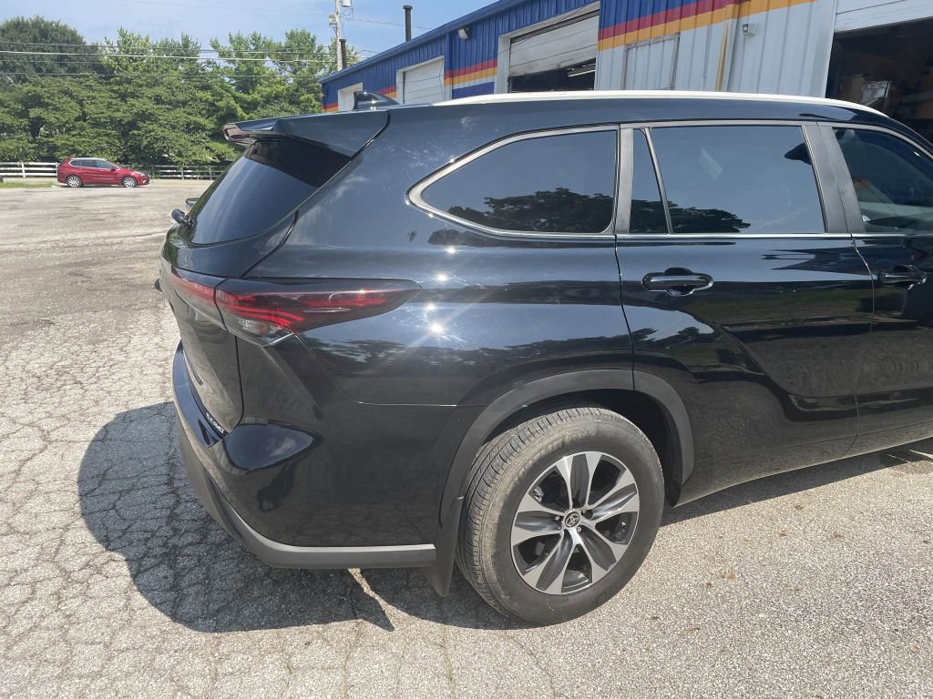 Used 2024 Toyota Highlander LE image 10