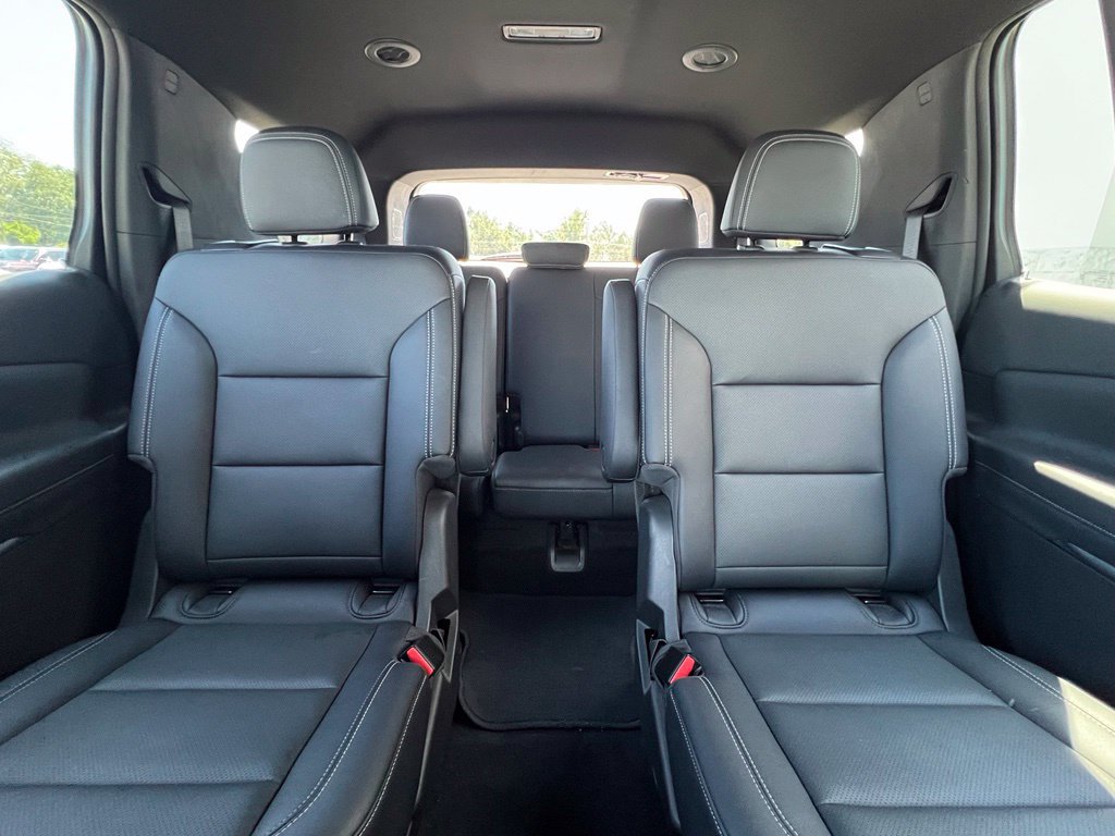 Used 2025 Chevrolet Traverse LT AWD/4WD image 12