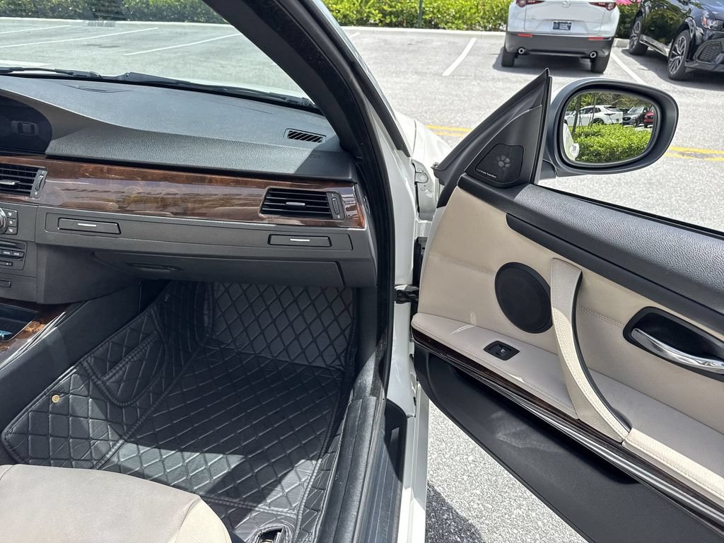 Used 2012 BMW 328i Convertible RWD image 21