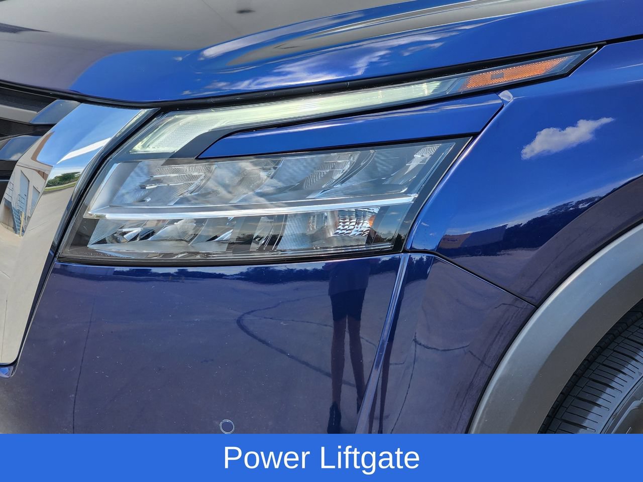 Used 2023 Nissan Pathfinder SL AWD/4WD image 6