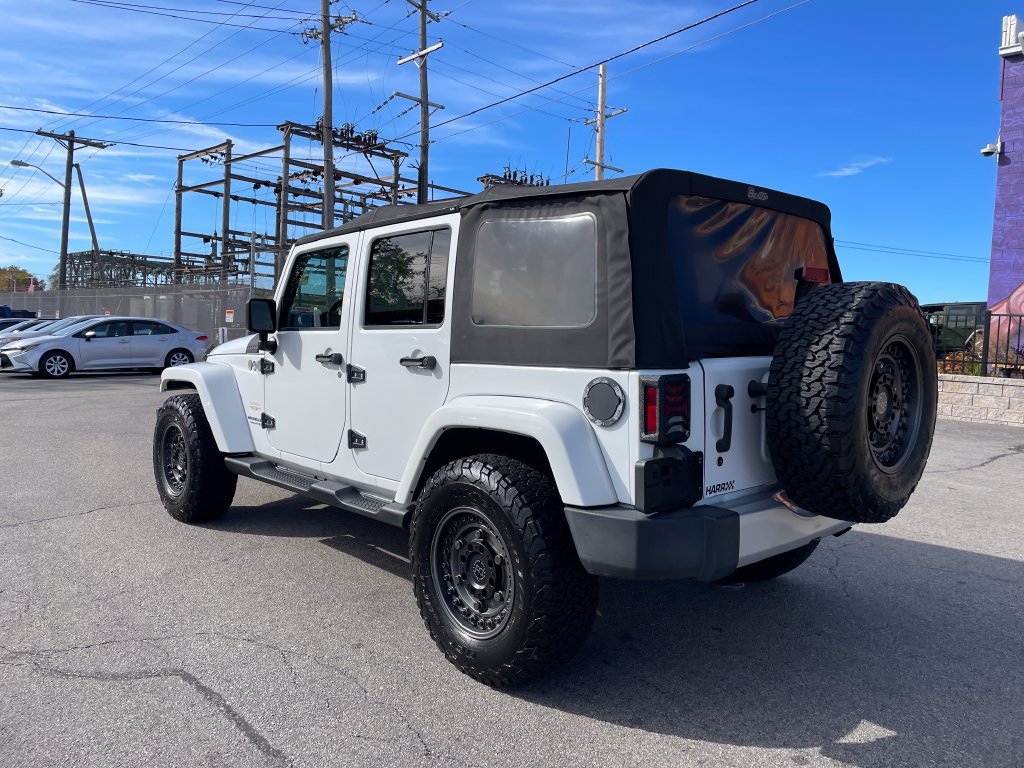 Used 2015 Jeep Wrangler Unlimited Sahara w/ Dual Top Group AWD/4WD image 3
