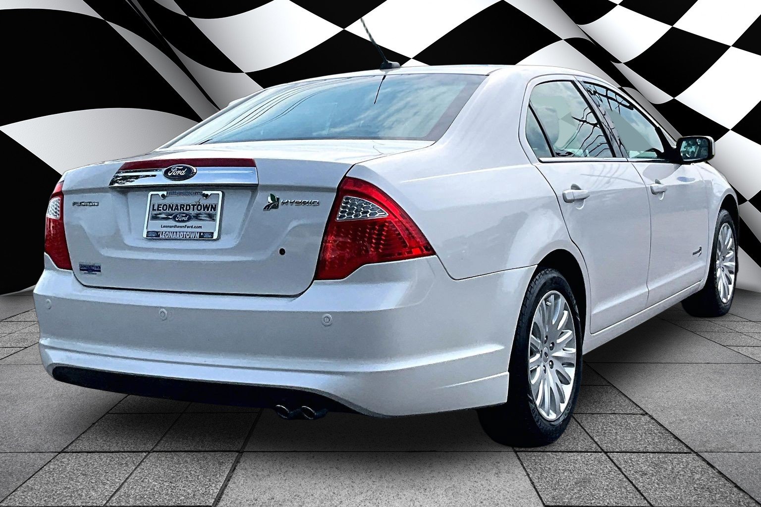 Used 2012 Ford Fusion Hybrid FWD image 2