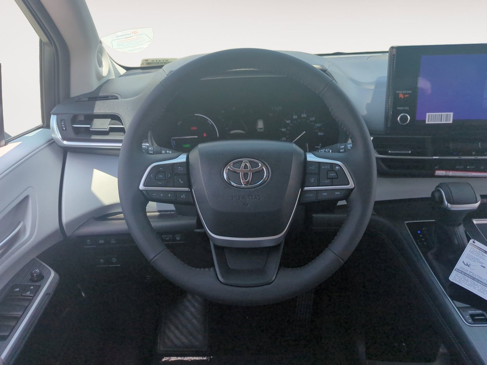 New 2026 Toyota Sienna XLE FWD image 12