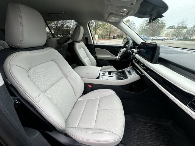 New 2026 Lincoln Aviator AWD image 27