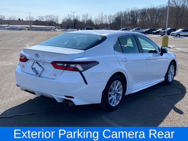 Used 2023 Toyota Camry SE image 3