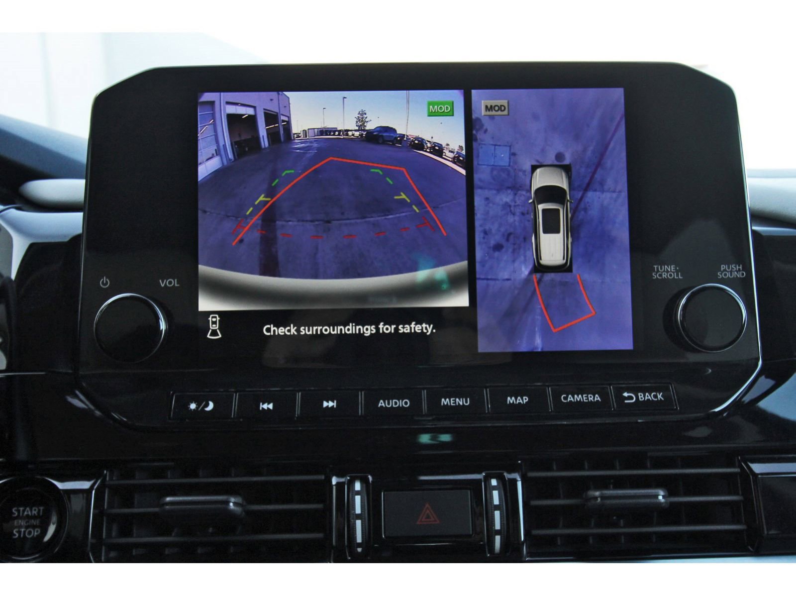 Used 2025 Nissan Pathfinder SL image 29