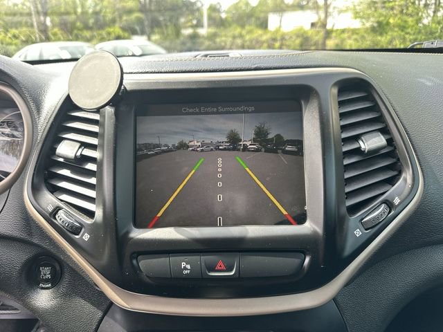 Used 2016 Jeep Cherokee Limited w/ Luxury Group image 24