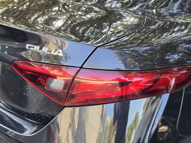 Used 2022 Alfa Romeo Giulia Ti RWD image 9