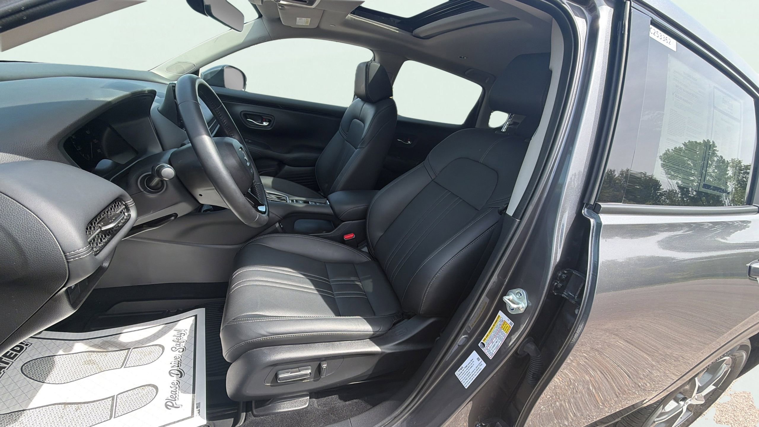 Used 2025 Honda HR-V EX-L image 10
