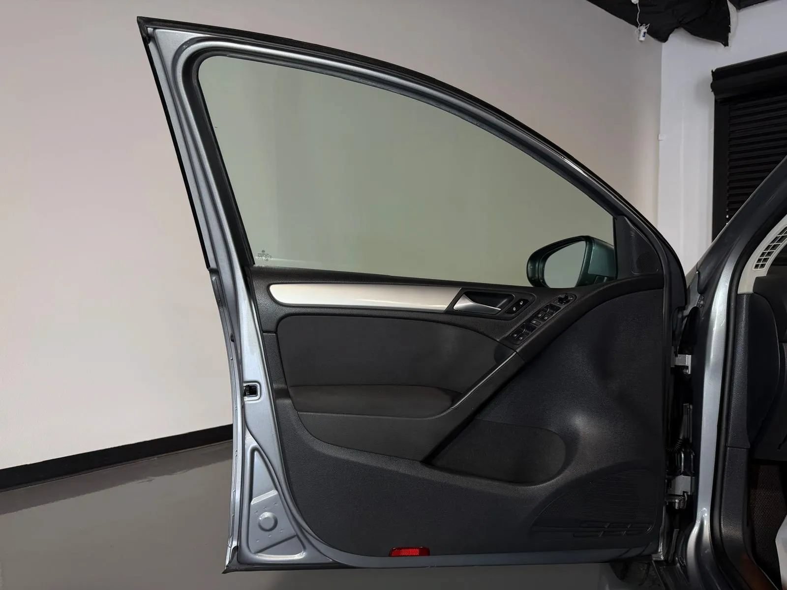 Used 2014 Volkswagen Golf TDI FWD image 22