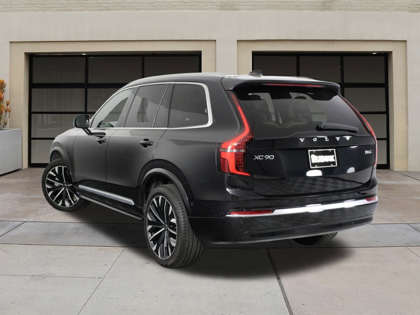 Certified 2025 Volvo XC90 B6 Ultra image 2