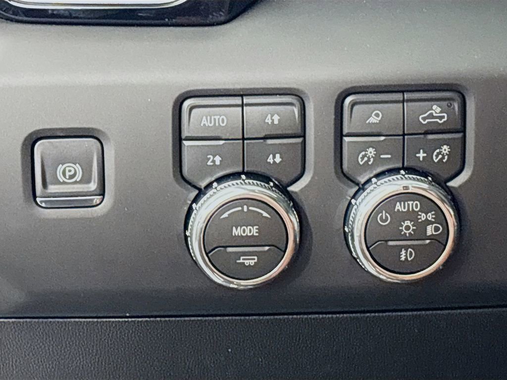 New 2026 GMC Sierra 3500 Denali Ultimate w/ LPO, Black Badging Package image 10