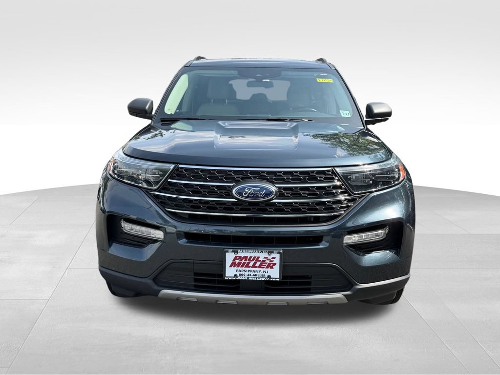 Used 2022 Ford Explorer XLT w/ Equipment Group 202A AWD/4WD image 2