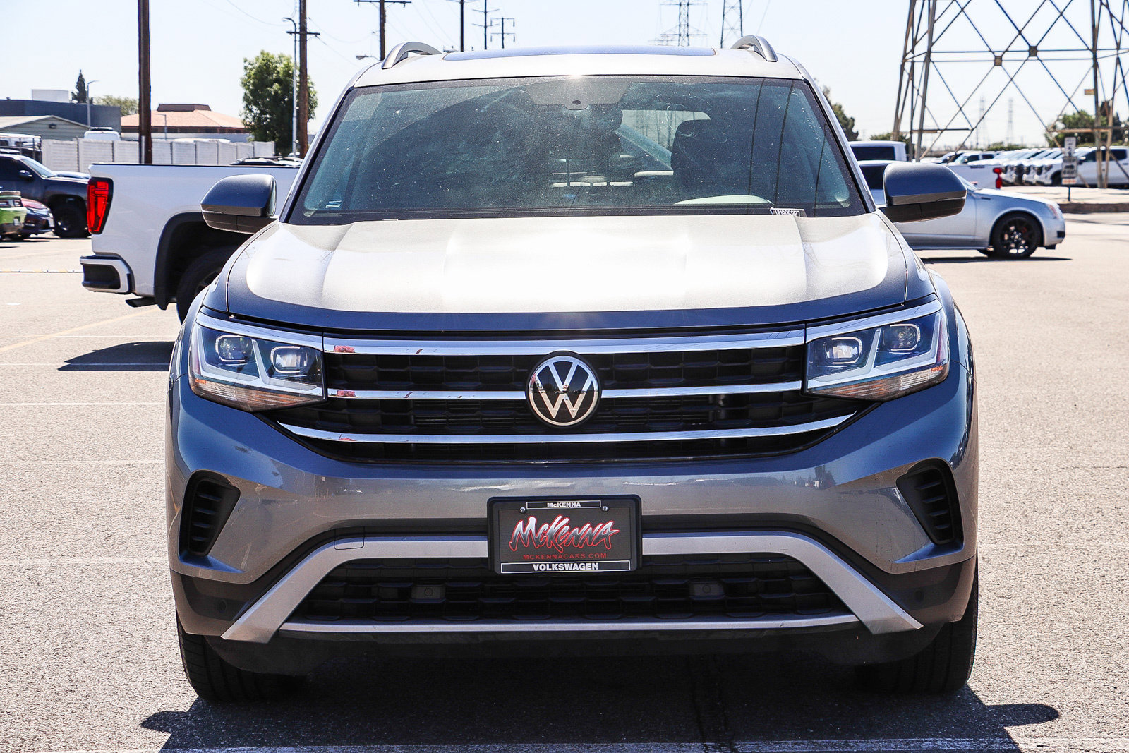 Used 2023 Volkswagen Atlas SE w/ Panoramic Sunroof Package FWD image 2