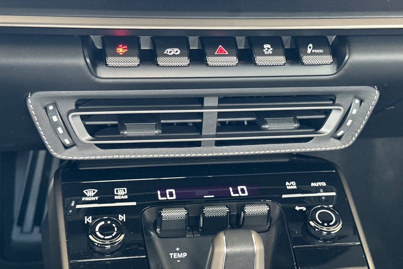 Used 2025 Porsche 911 Turbo image 24