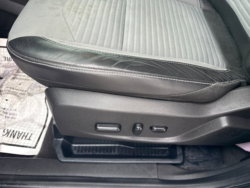 Used 2017 Ford Escape SE w/ Equipment Group 201A image 29